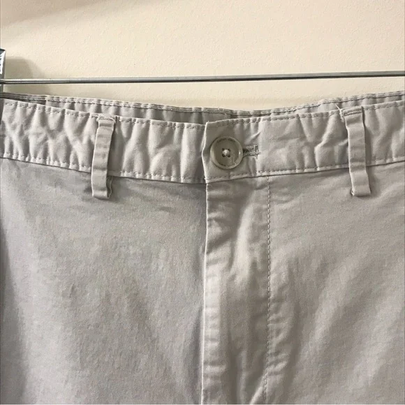 Calvin Klein Gray Slim Fit Shorts - Size 34 - Picture 2 of 8